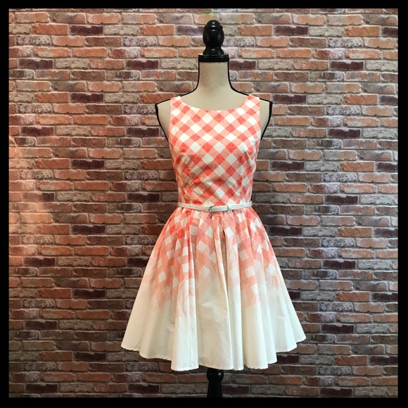 LC Lauren Conrad Dresses & Skirts - LC Lauren Conrad Country Checked Fit N Flare Dress